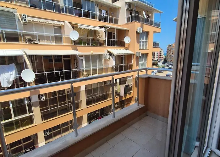 комфортен лазур 아파트 *