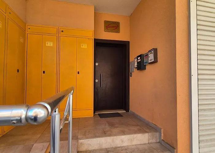 아파트 комфортен лазур 포마리